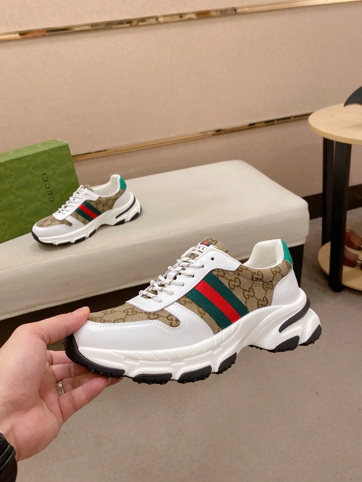 Men's Men's Shoes 442💰 High-quality new GUCCI counters are on the market at the same time. The new men's shoes, 😘fabrics are selected from imported cowhide, and the lining is sheepskin lining. 👍🏿 High-end ☄️ air-cushion molded anti-slip rubber outsole, exquisite lines, simple and elegant, comfortable and high-end for leisure travel. Code number: 38 to 44 (45 can be customized and cannot be returned or exchanged)